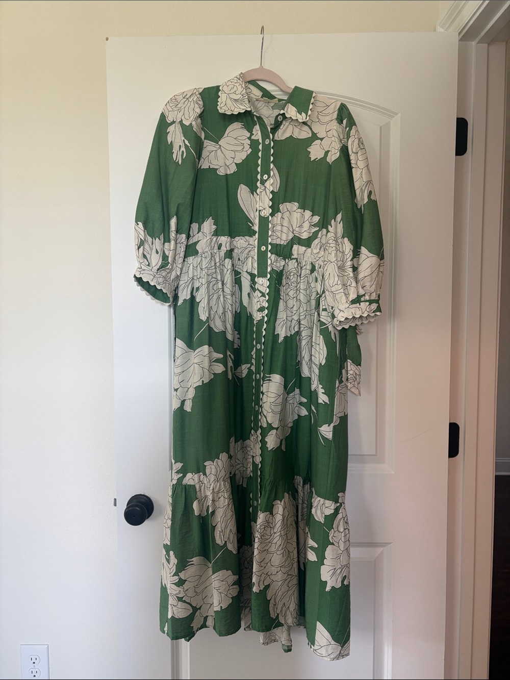 entro Green and White Floral Midi Dress - Picture 1 of 1